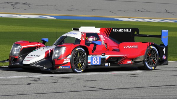 Cadillac looks for perfect weekend at Rolex 24 at Daytona after